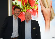 Sjaak Berden en Stefan Kohl van Limgroup, dat naast de aspergerassen, ook commercieel actief is in de aardbeien. Vorig jaar werd het ras Limalexia gepresenteerd, waarmee men de concurrentie met de Elsanta aan wil gaan.